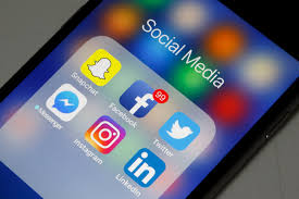 iPhone screen that displays social media applications